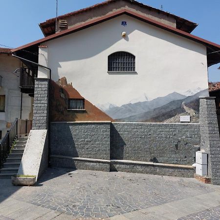 Casa Del Rustico, Indipendente Vista Sacra Con Dipinto Βίλα Caprie Εξωτερικό φωτογραφία