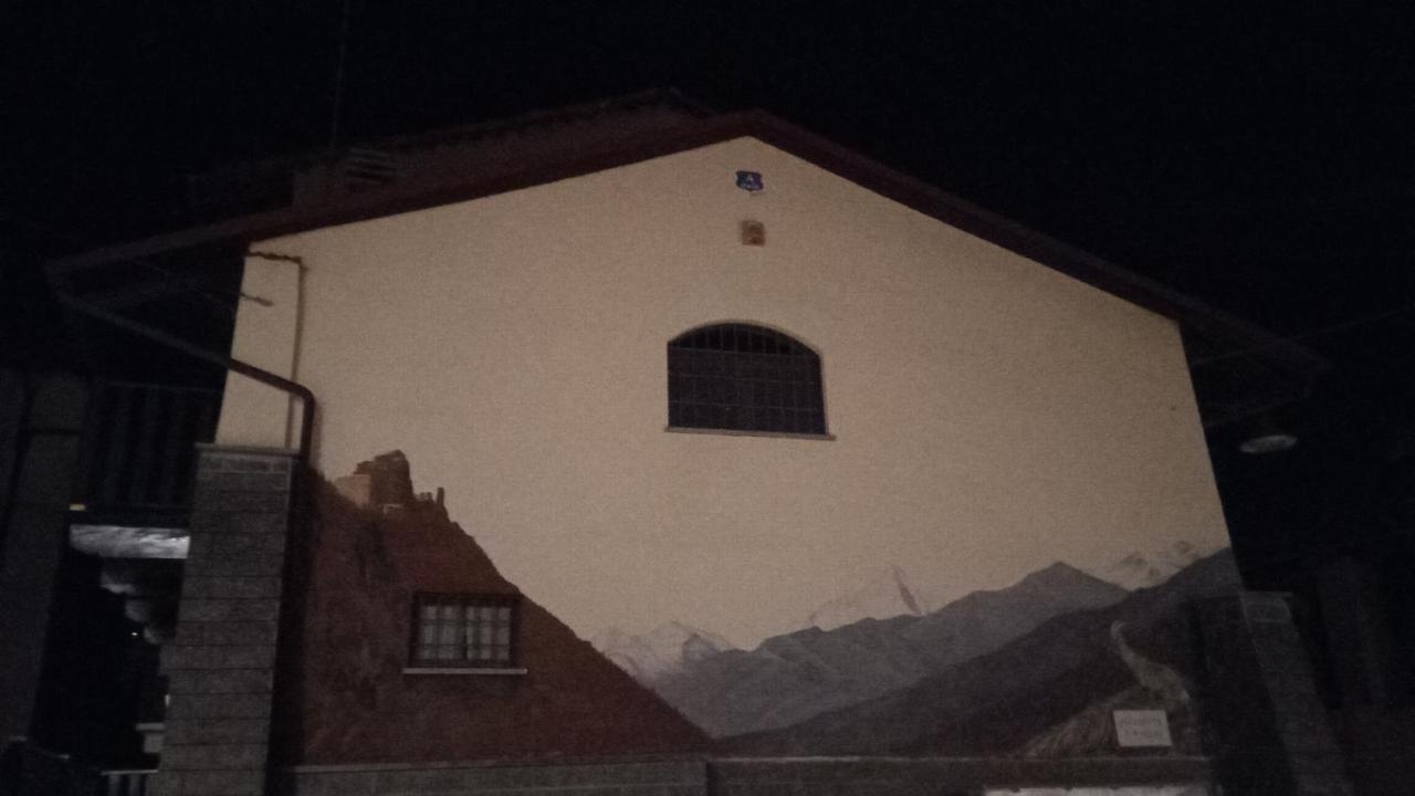Casa Del Rustico, Indipendente Vista Sacra Con Dipinto Βίλα Caprie Εξωτερικό φωτογραφία