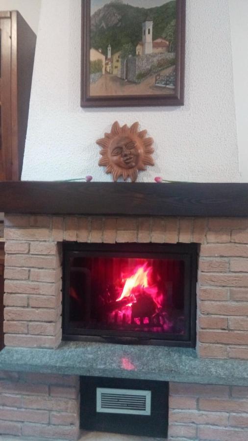 Casa Del Rustico, Indipendente Vista Sacra Con Dipinto Βίλα Caprie Εξωτερικό φωτογραφία