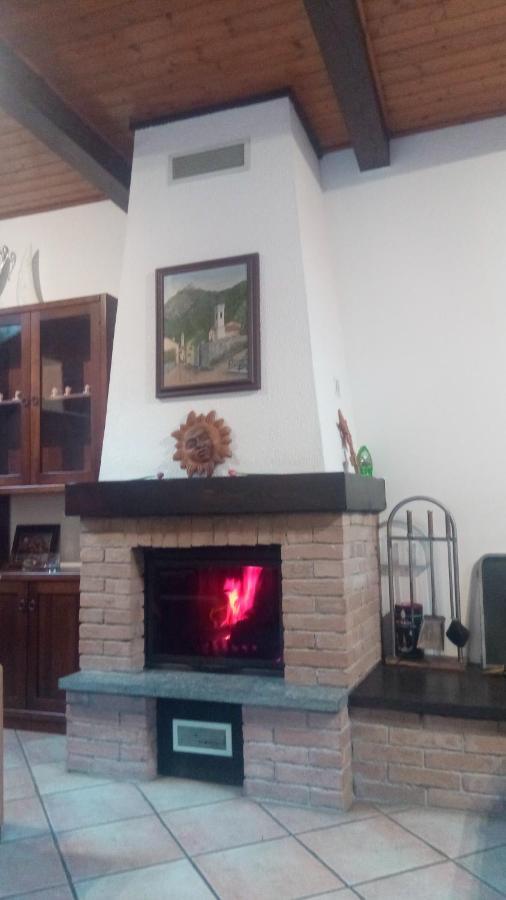 Casa Del Rustico, Indipendente Vista Sacra Con Dipinto Βίλα Caprie Εξωτερικό φωτογραφία