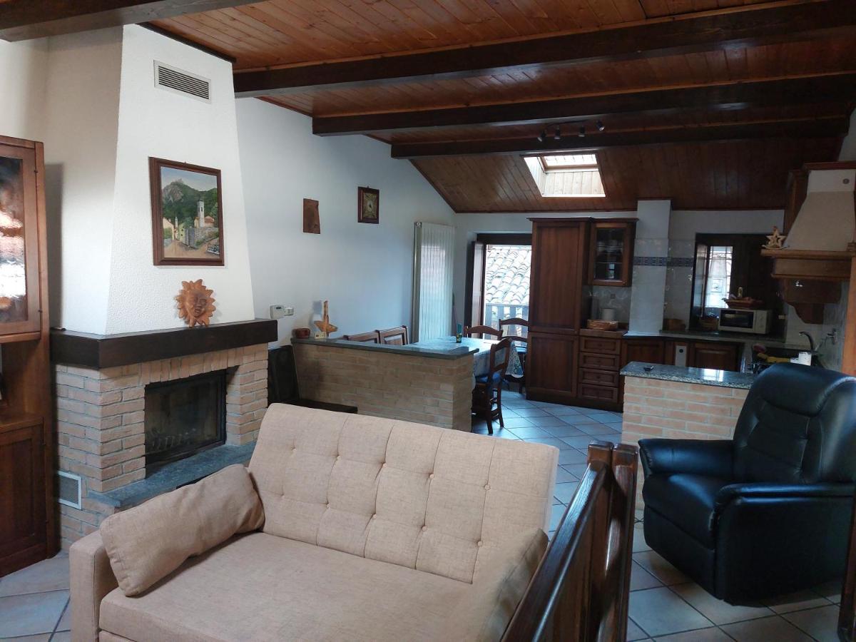Casa Del Rustico, Indipendente Vista Sacra Con Dipinto Βίλα Caprie Εξωτερικό φωτογραφία